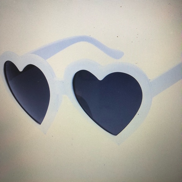 Heart shaped sunglasses red pink black white new - Picture 5 of 7